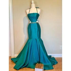 Gorgeous Teal Blue Gown